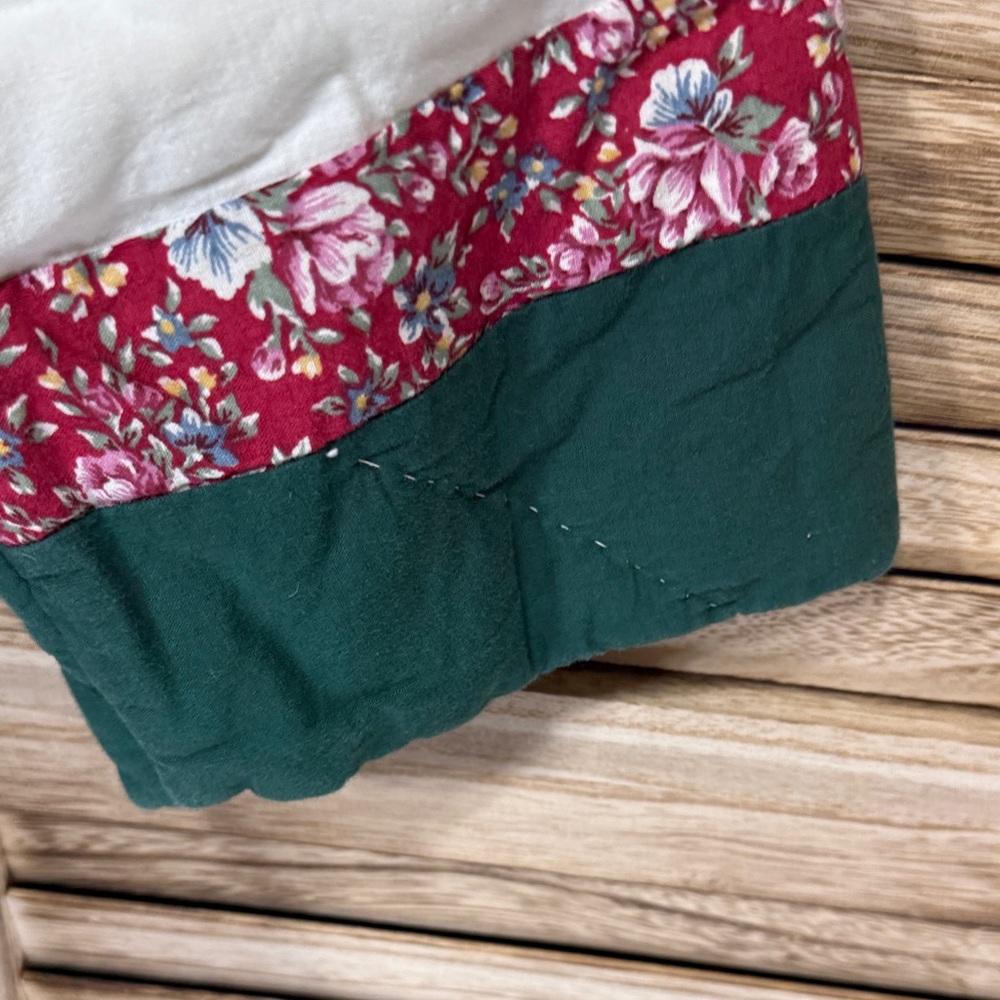 Patchwork Quilted Jacket with Floral Patterns Green White Red Pink Vintage M - Picture 6 of 11